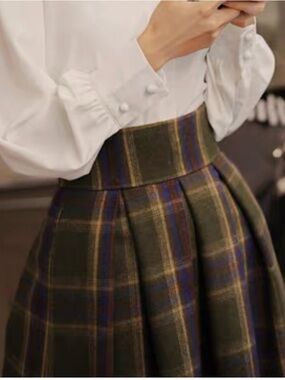High-Waist A-Line Plaid Skirt in Olive Green